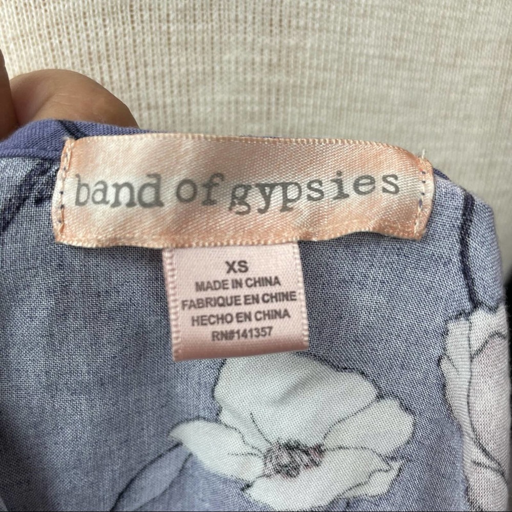 Band Of Gypsies Lavender Purple Floral Short Sleeve Romper Size XS - Picture 8 of 8